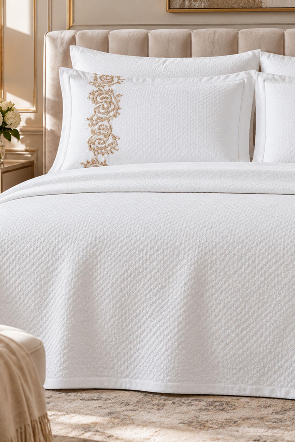 Set copriletto matrimoniale Como in 100% cotone.