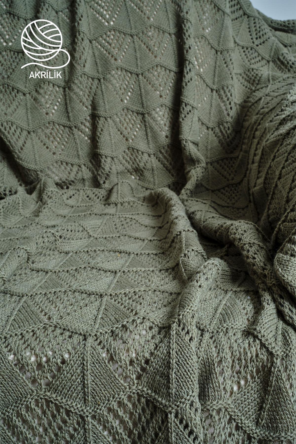Coperta da TV in maglia grossa in acrilico verde, con motivo geometrico e texture in pizzo