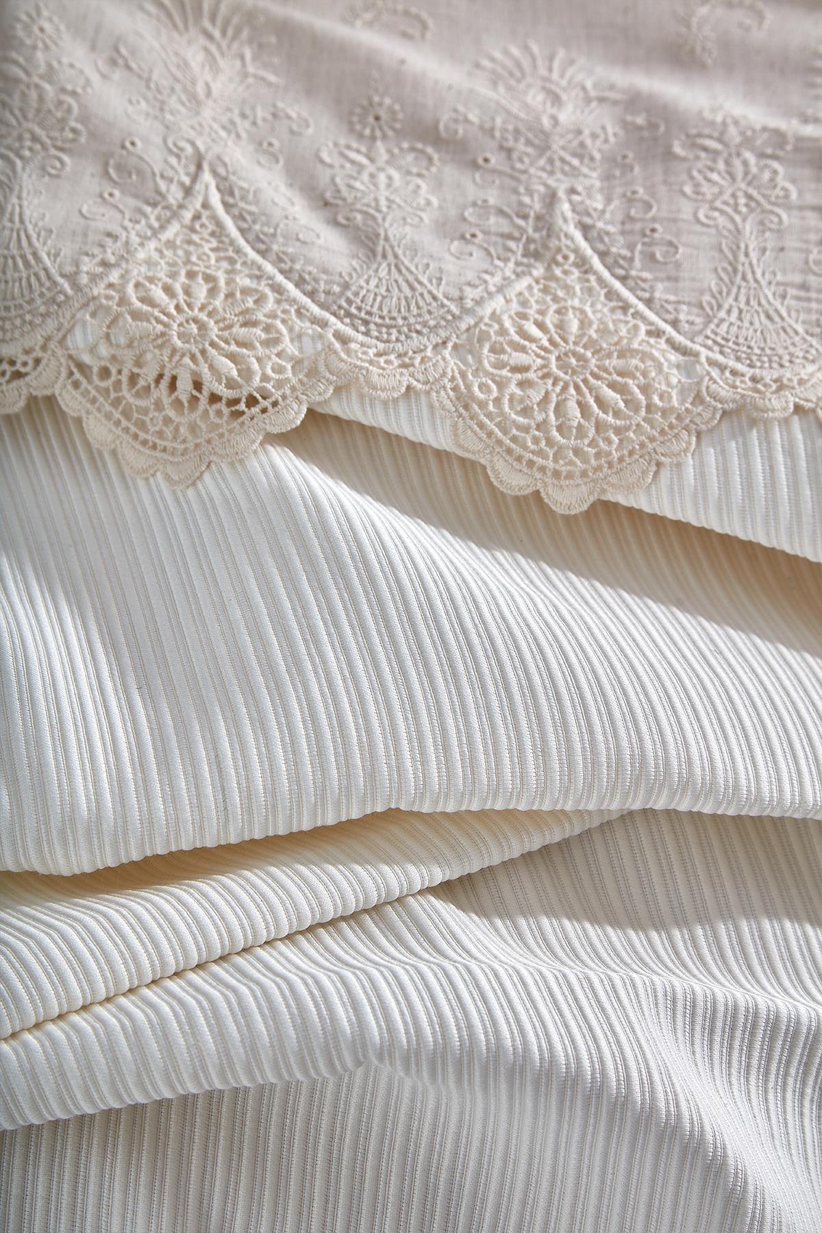 Set copripiumino e copriletto Emma Dantelli Super King Size da 7 pezzi - Nazik Home - Valore alla mia casa!