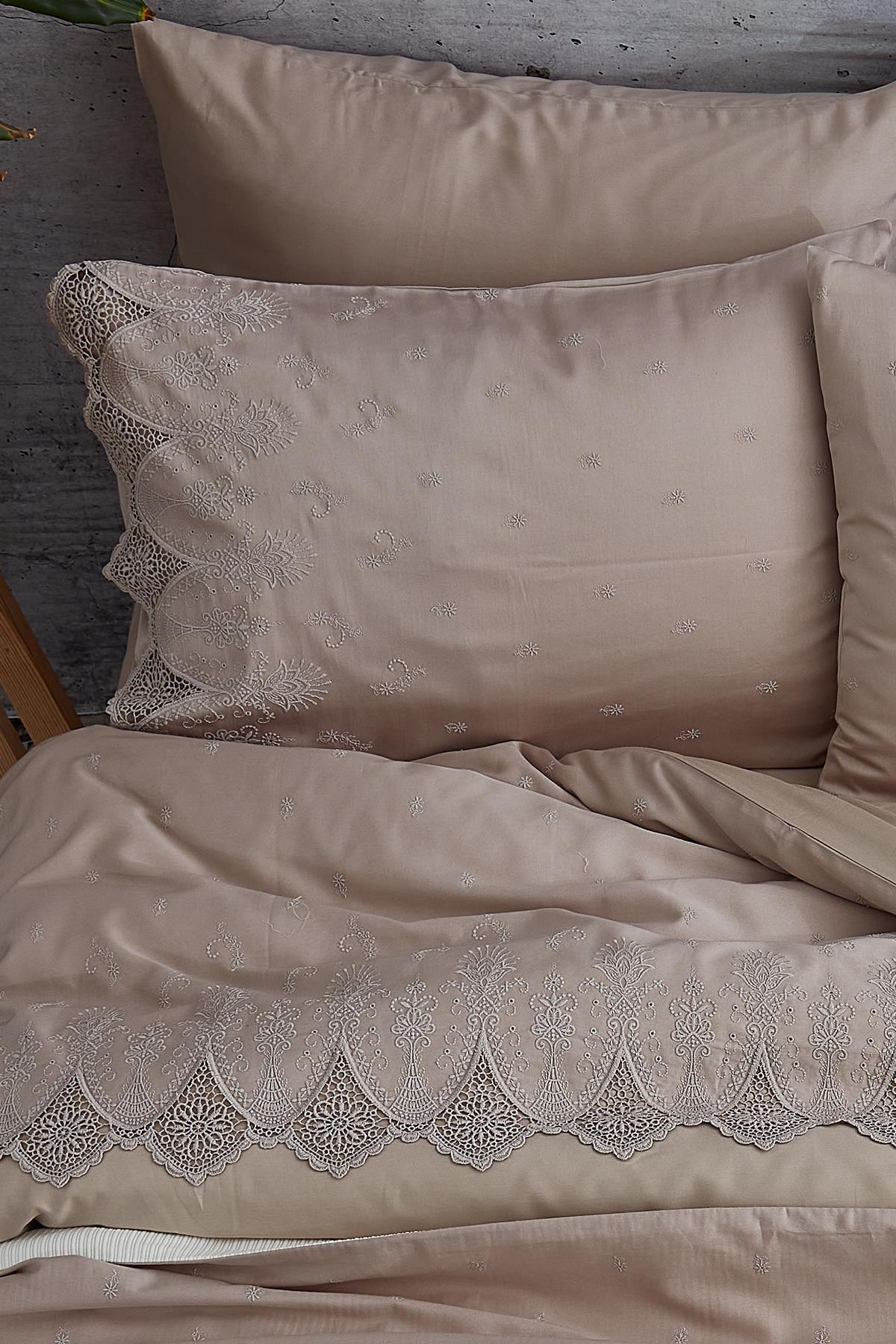 Set copripiumino e copriletto Emma Dantelli Super King Size da 7 pezzi - Nazik Home - Valore alla mia casa!