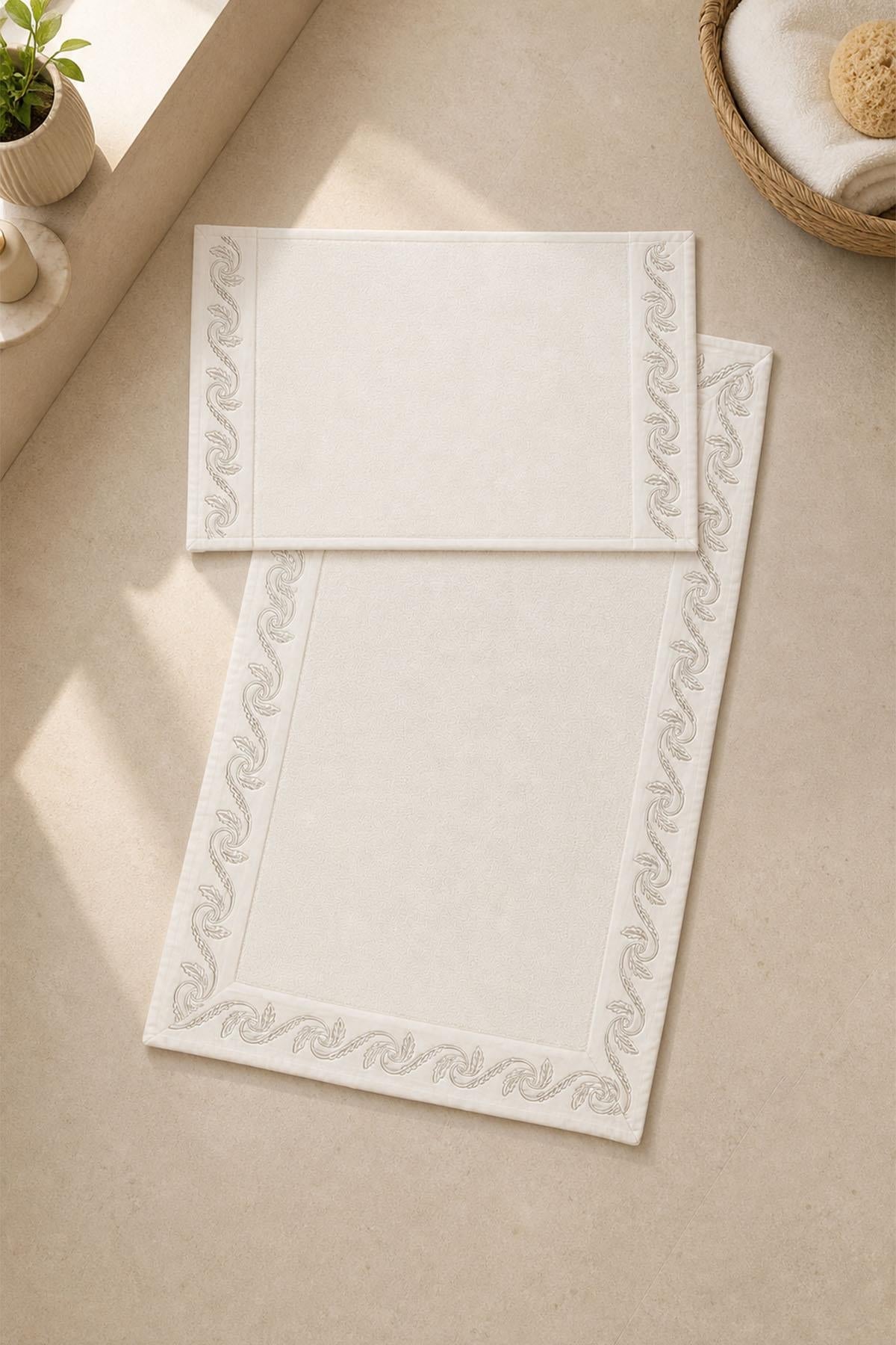 Set di 2 tappetini ricamati con motivo a spirale di foglie Latina (60 x 100 cm)