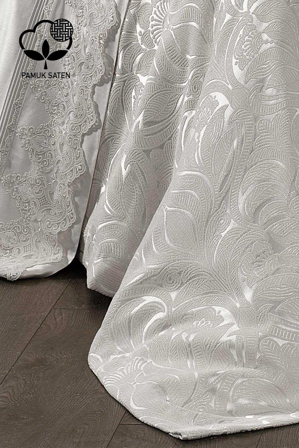 Set copripiumino con piqué in raso di cotone jacquard e con volant Marissa - Nazik Home - Dai valore alla tua casa!