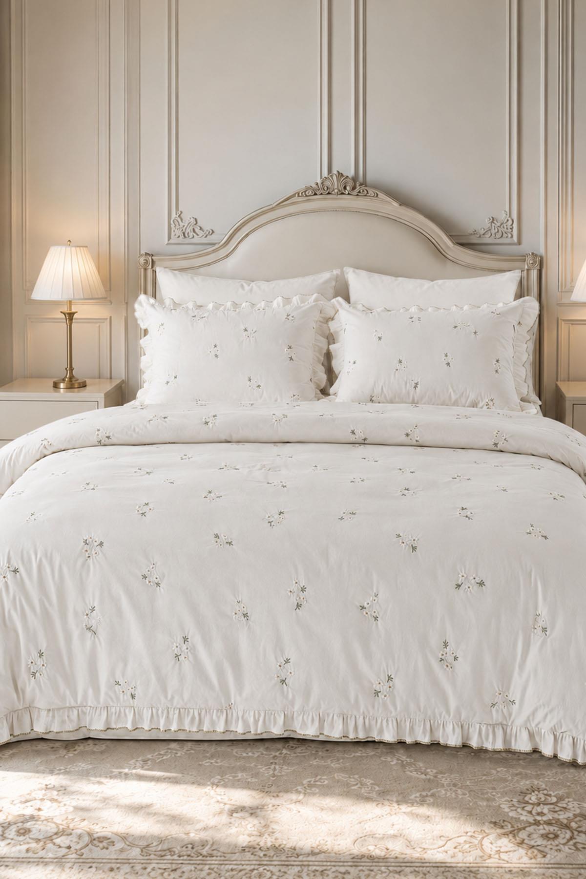 Set di biancheria da letto matrimoniale Nadia in raso di cotone con ricamo a margherita, 6 pezzi