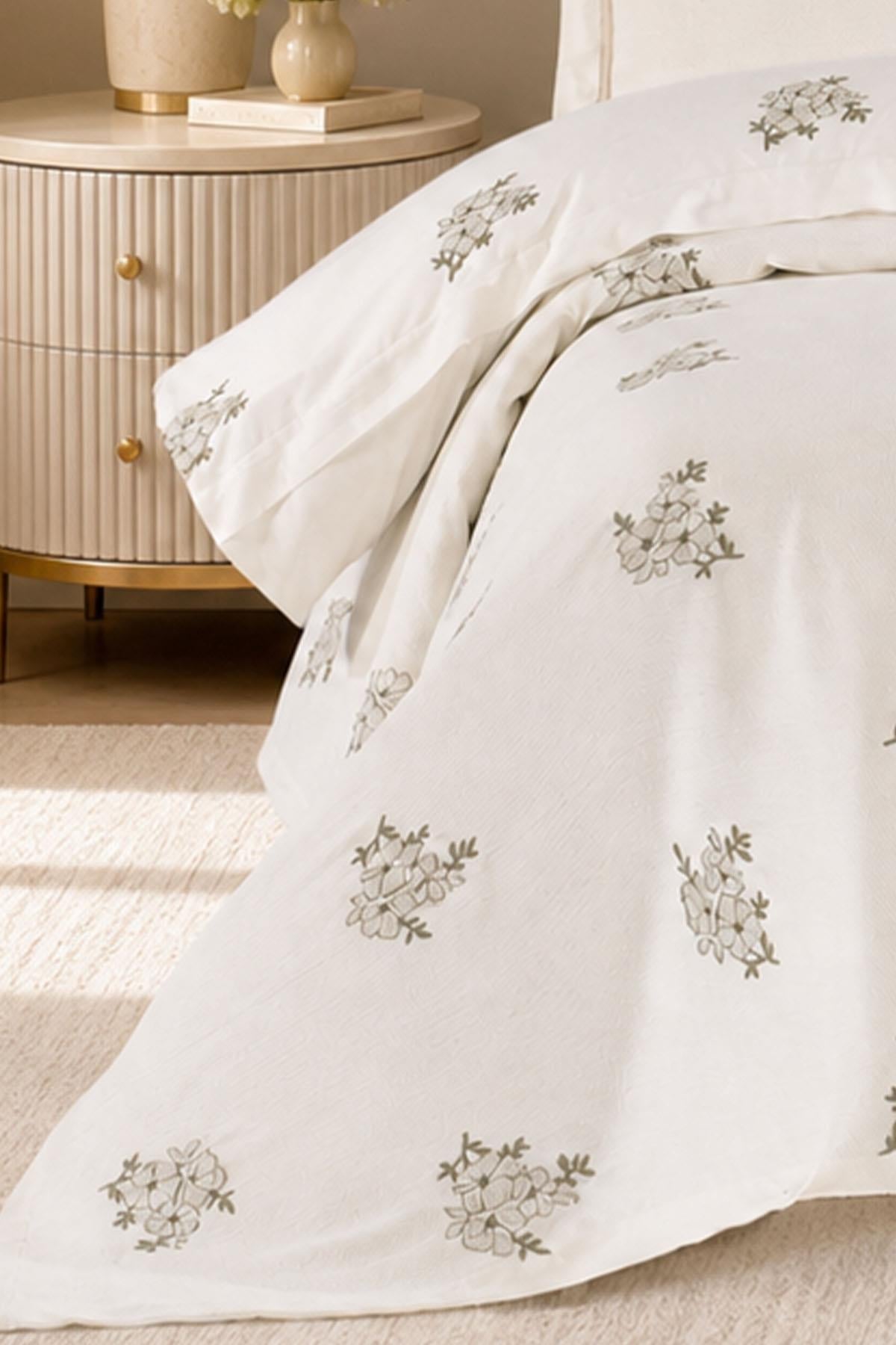 Set Lenzuola + Copriletto Matrimoniale 9 Pezzi Nella con Motivo Floreale