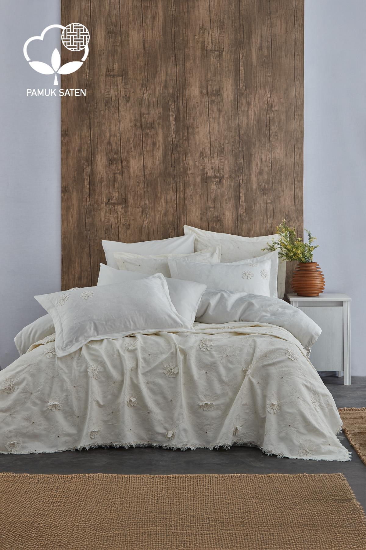 Set copripiumino e copriletto da 9 pezzi Super King Size con ricamo floreale Nergiz - Nazik Home - Valore alla mia casa!