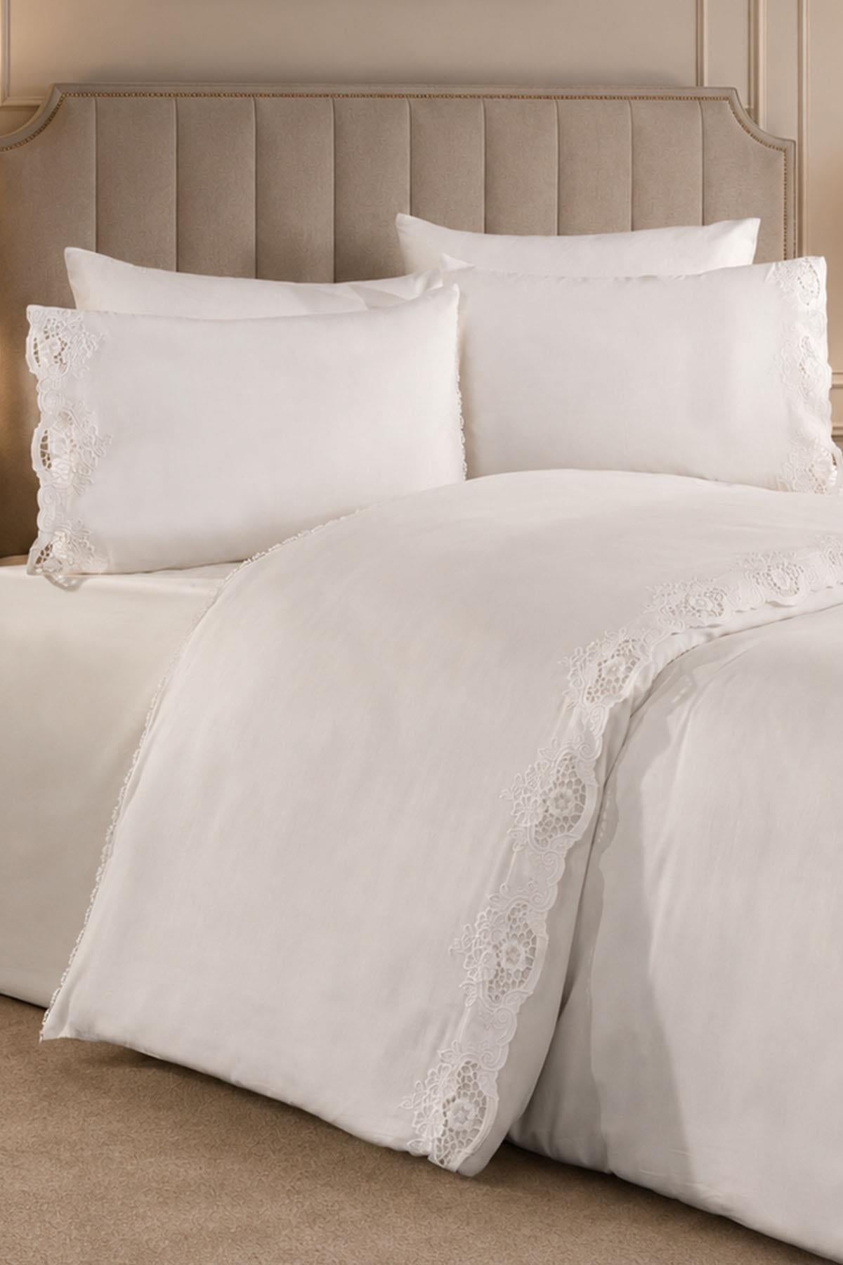Set di biancheria da letto matrimoniale Puerta in raso di cotone con ricami floreali, 6 pezzi