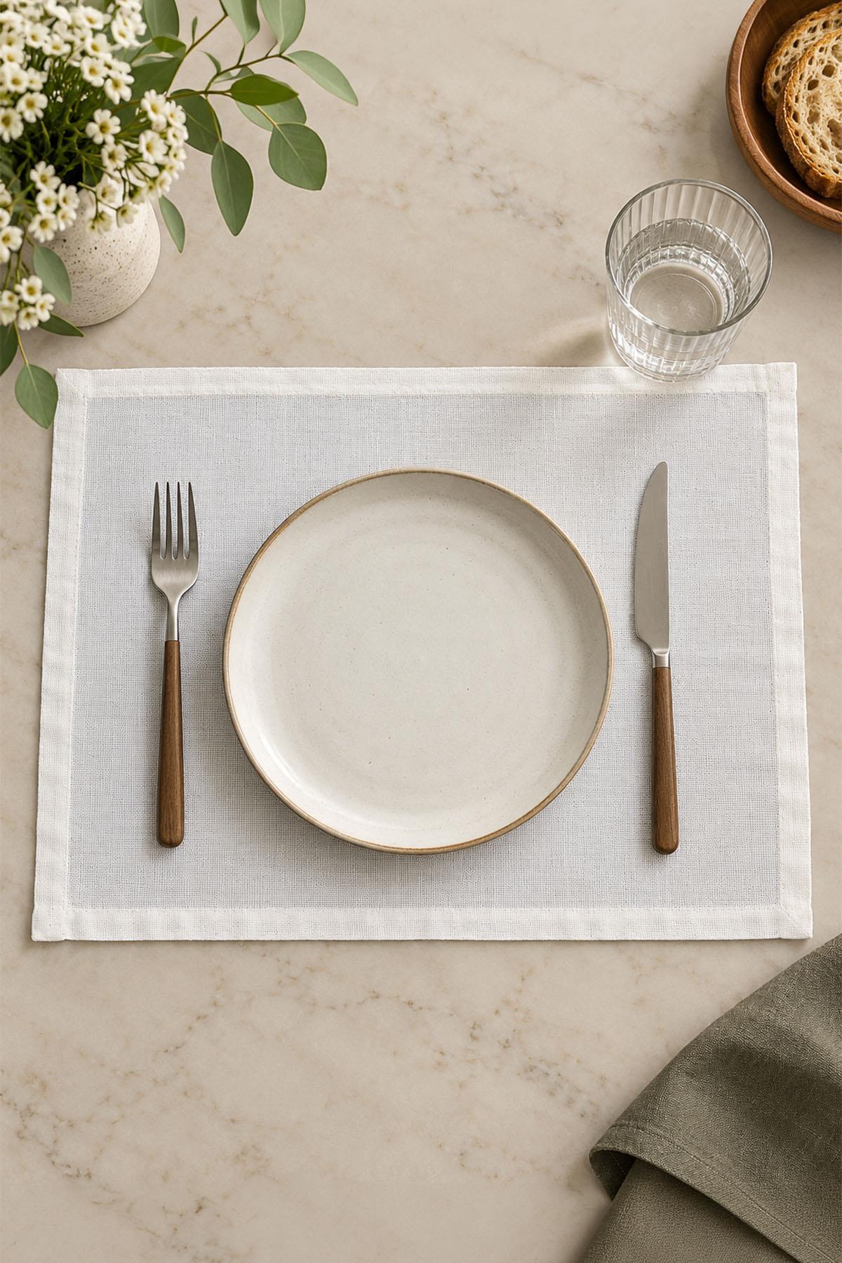 Set di 4 tovagliette Run Plain antimacchia e facili da usare (35 x 45 cm)