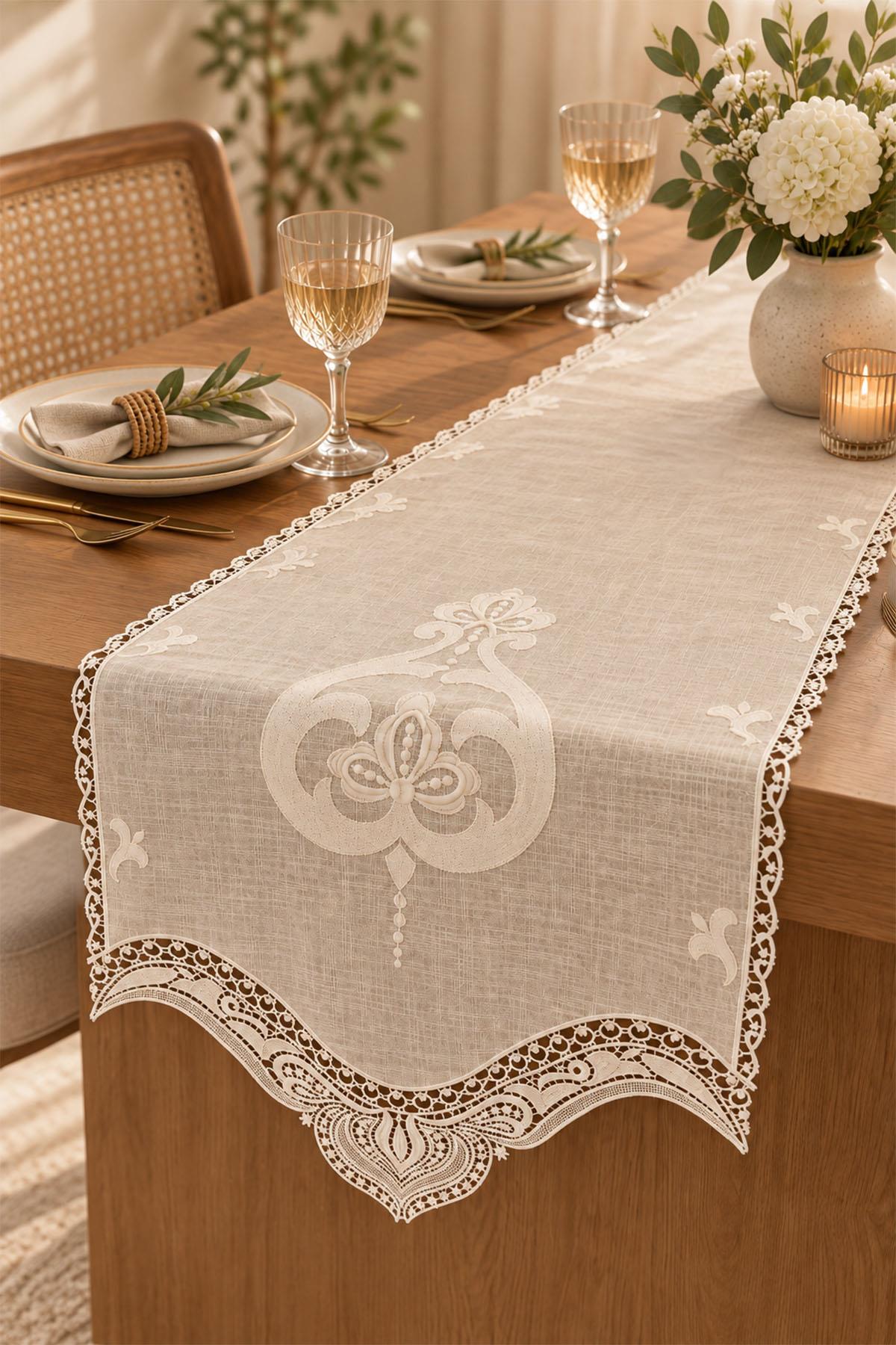 Tappeto da esterno Sultan ricamato, resistente alle macchie e di facile manutenzione (40 x 140 cm)