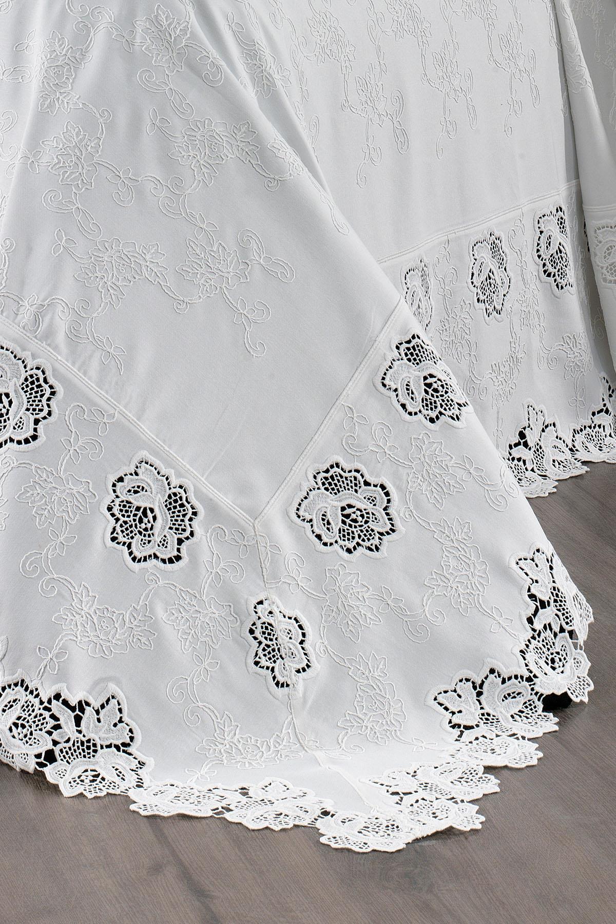 Set Copripiumino e Copriletto Matrimoniale 7 Pezzi Astena con Ricamo Floreale
