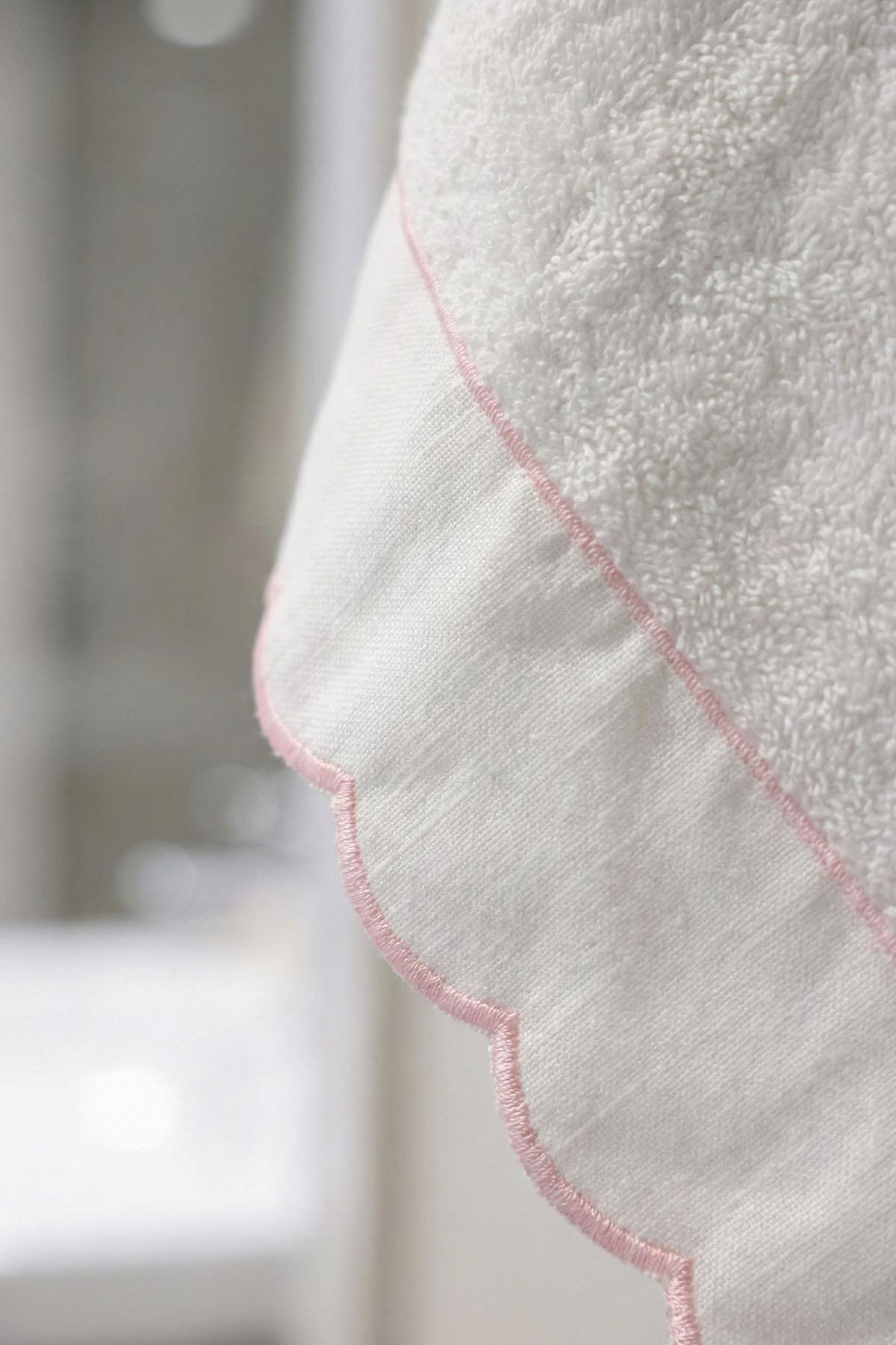 Asciugamano viso Elora con ricamo a righe (50 x 90 cm)