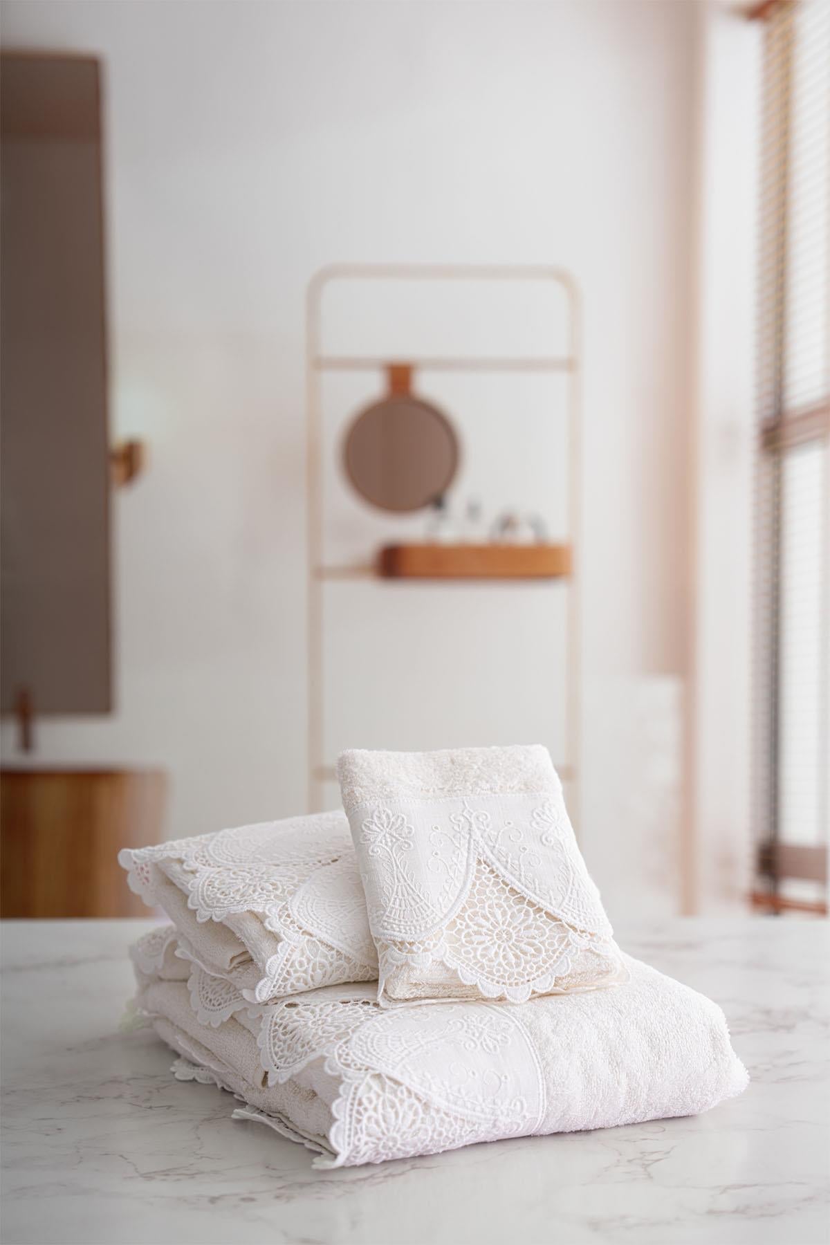 Asciugamano da bagno Emma Dantelli (90 x 150 cm)