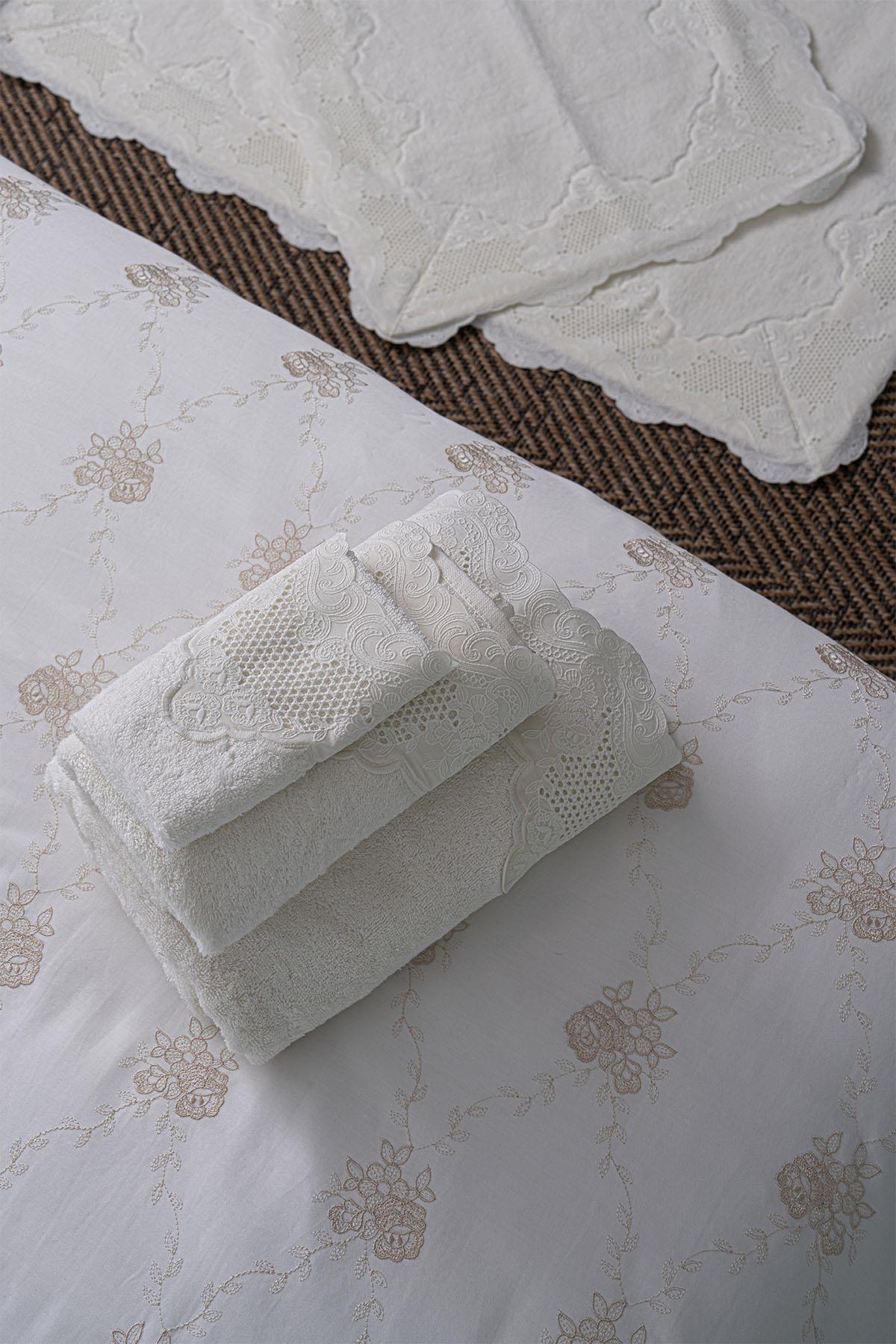Set Copripiumino Matrimoniale 6 Pezzi in Raso di Cotone con Ricamo Iris