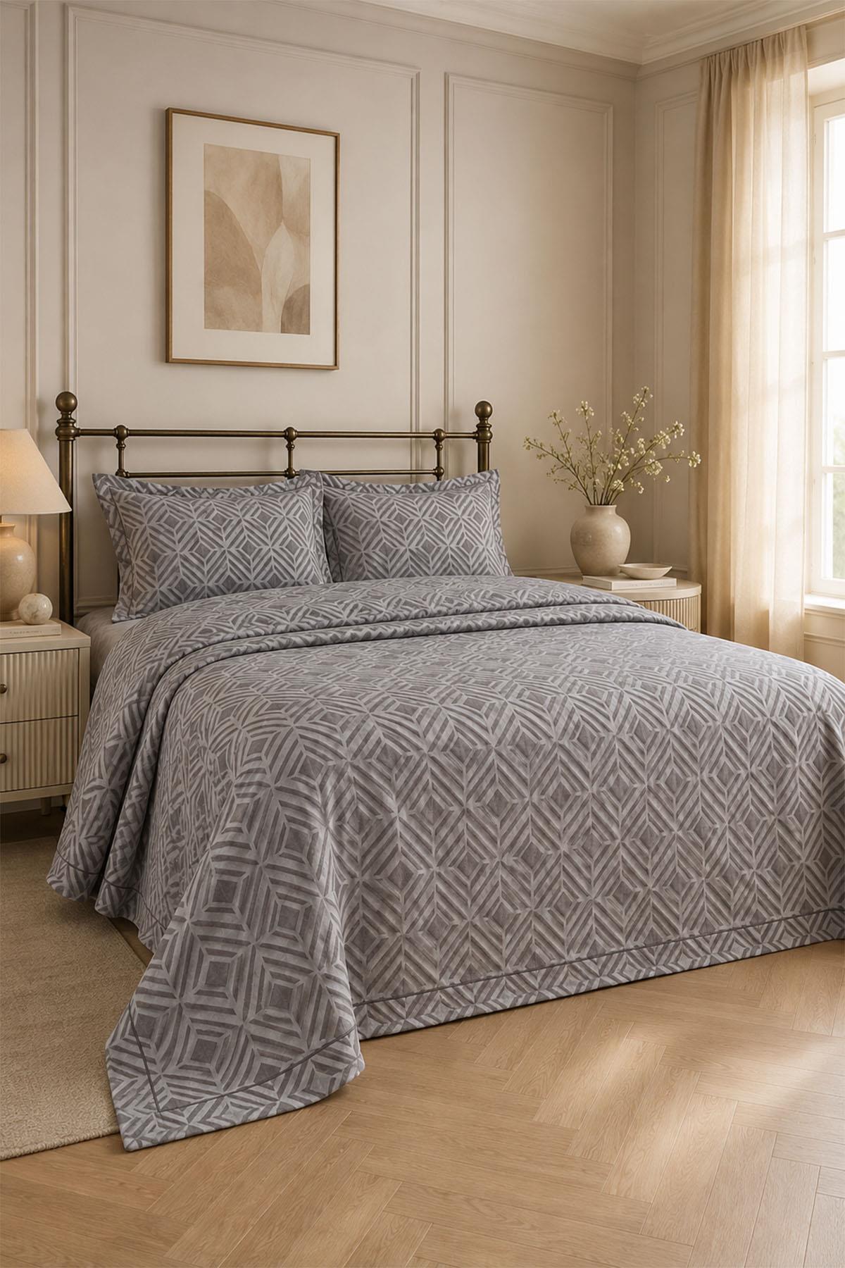 Copriletto matrimoniale jacquard con motivo geometrico Malta