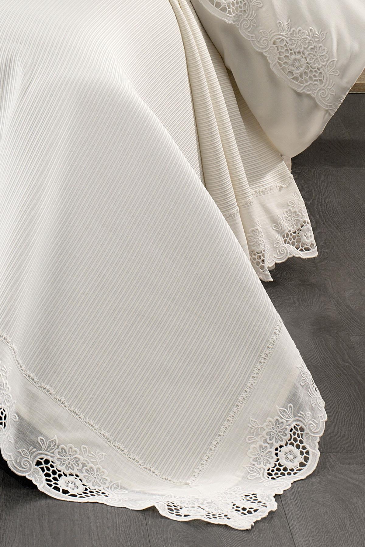 Set Copripiumino e Trapuntino Matrimoniale 9 Pezzi Puerta con Ricamo Floreale