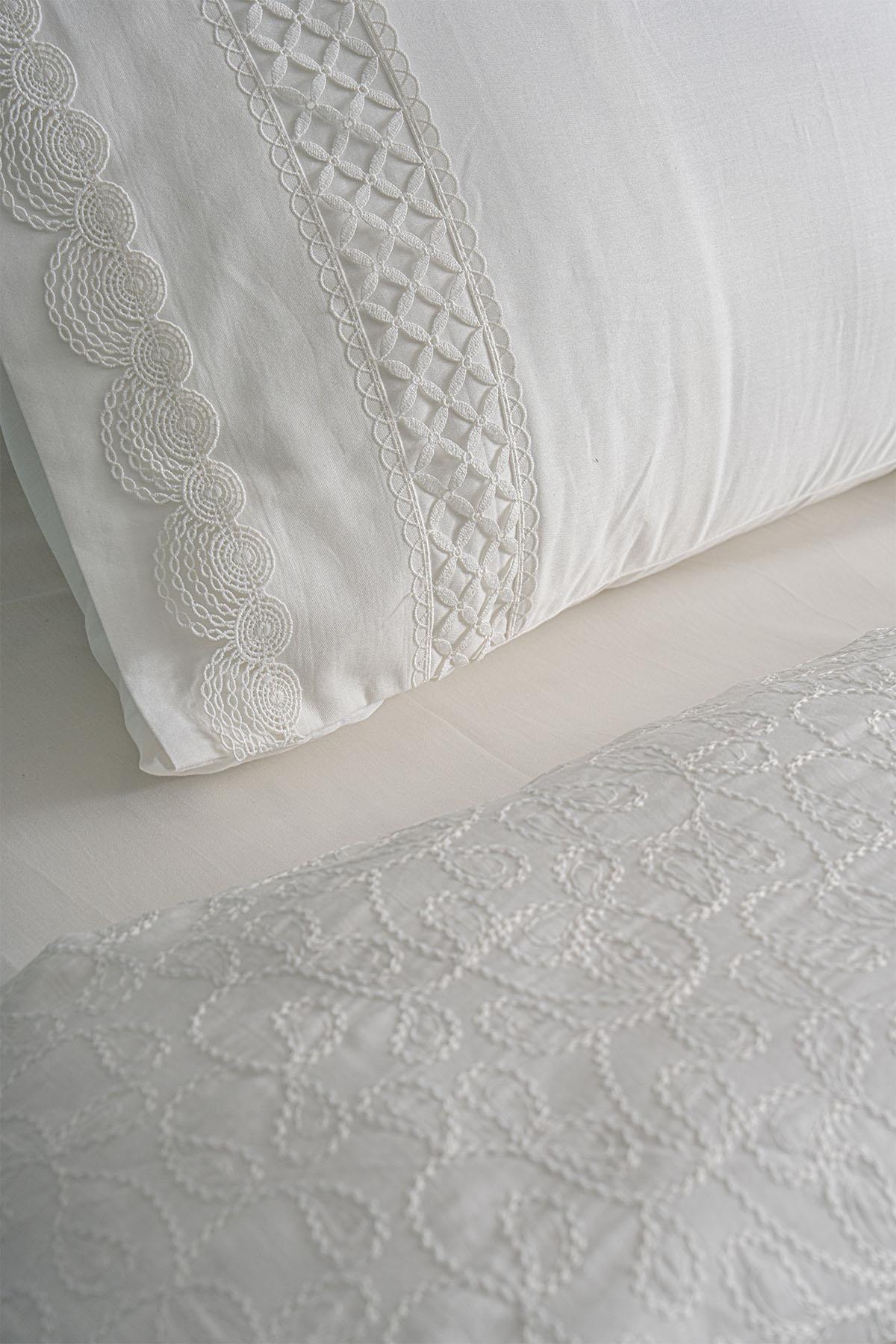 Set Copripiumino Matrimoniale 6 Pezzi in Raso di Cotone Ricamato Queen