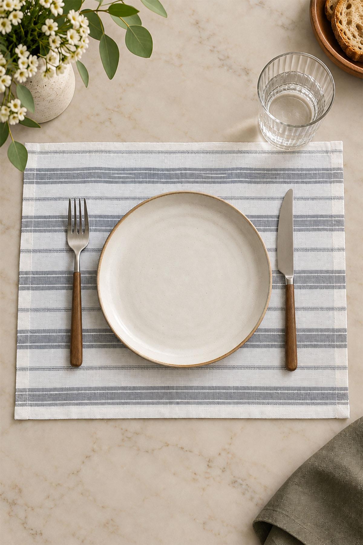 Set di 4 tovagliette a righe Run, resistenti alle macchie e facili da preparare (35 x 45 cm)