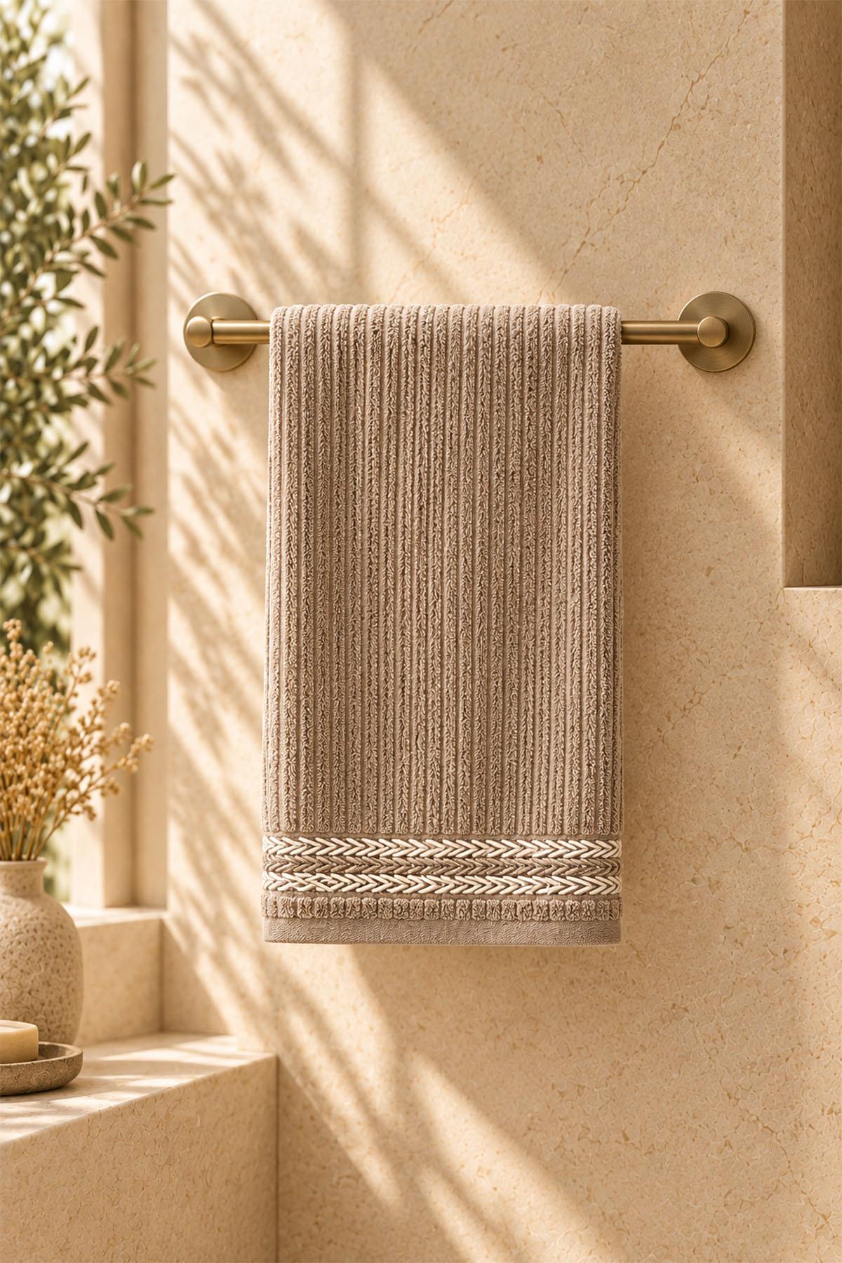 Asciugamano viso Velora a righe e ricamato (50 x 90 cm)